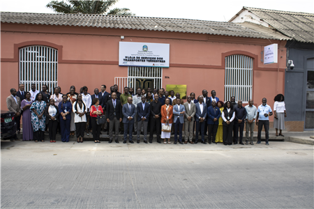 Inauguração da 1.ª loja de serviços 
