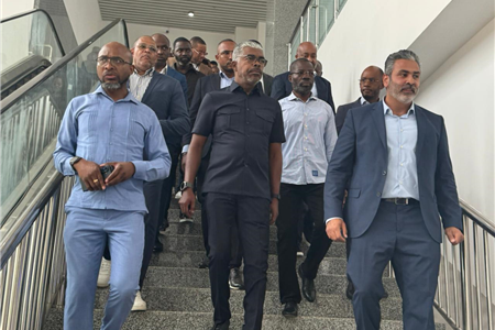 Ministro dos Transportes Efectuou Visita às Instalações dos Caminhos-de-Ferro de Luanda