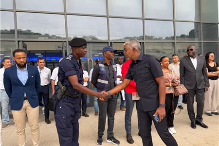 Ministro dos Transportes Efectuou Visita às Instalações dos Caminhos-de-Ferro de Luanda