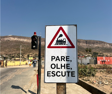 ANTT e CFM promovem campanha de sensibilização para prevenir acidentes na linha férrea na província da Huíla