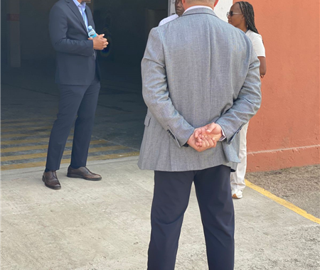 Visita ao Entreposto Aduaneiro de Angola (3 of 4)