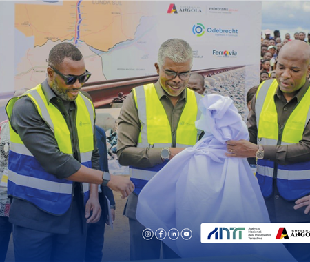 MINISTÉRIO DOS TRANSPORTES LANÇA PRIMEIRA PEDRA DO RAMAL FERROVIÁRIO LUENA–SAURIMO