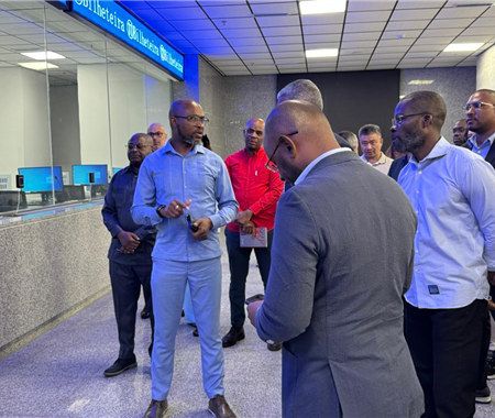 Visita de trabalho às infraestruturas dos Caminhos de Ferro de Luanda (CFL) (7 of 7)